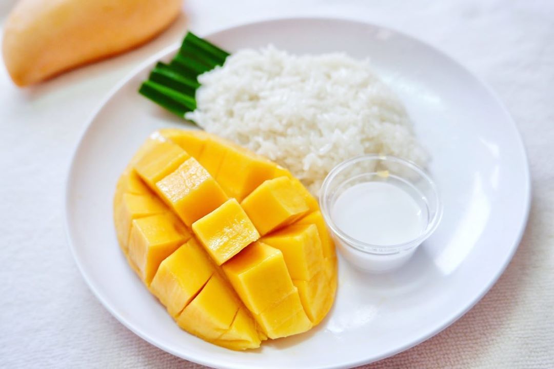 No-Bake Asian Desserts - Mango Stick Rice