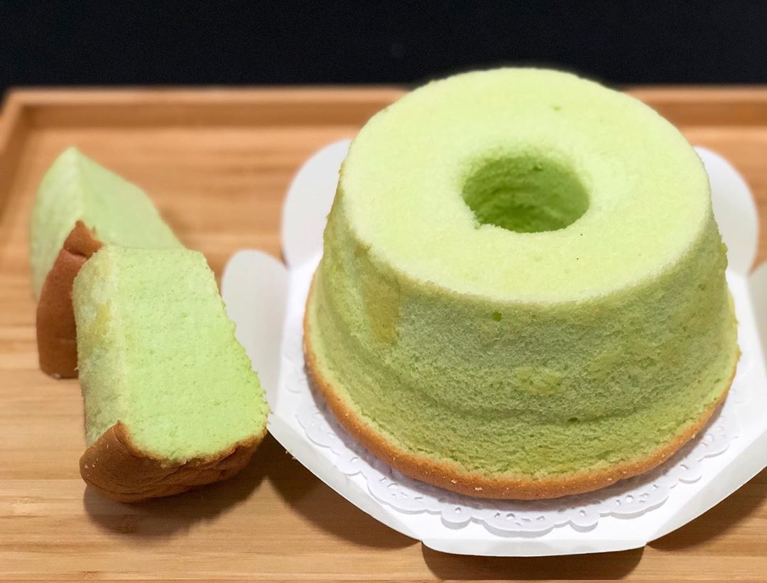 No-Bake Asian Desserts - Pandan Chiffon Cake