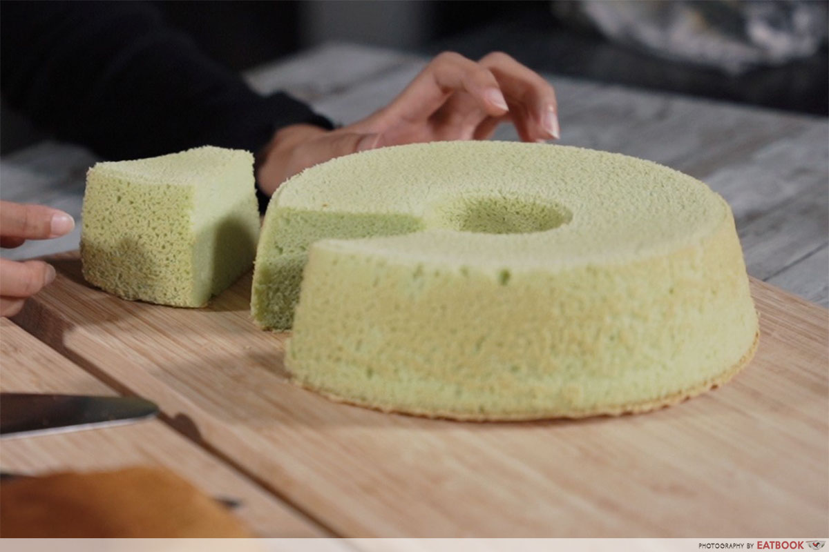 Recipes Famous Dishes - Pandan Chiffon Cake