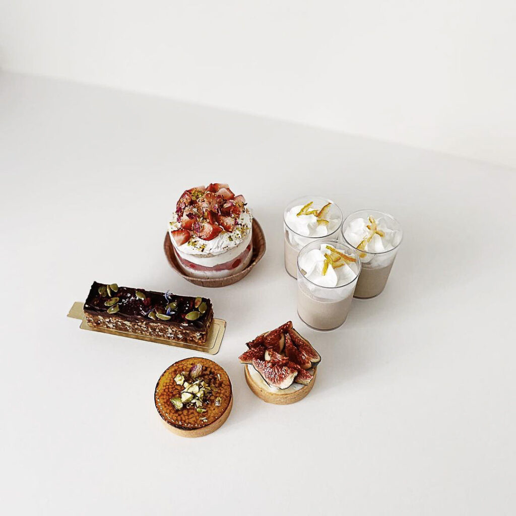 25 Dessert Box Delivery Services For Beautiful Baked Goods From Home Bakers