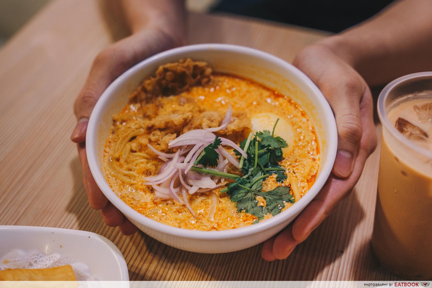 Inle Myanmar Restaurant -Curry noodle with chicken intro shot