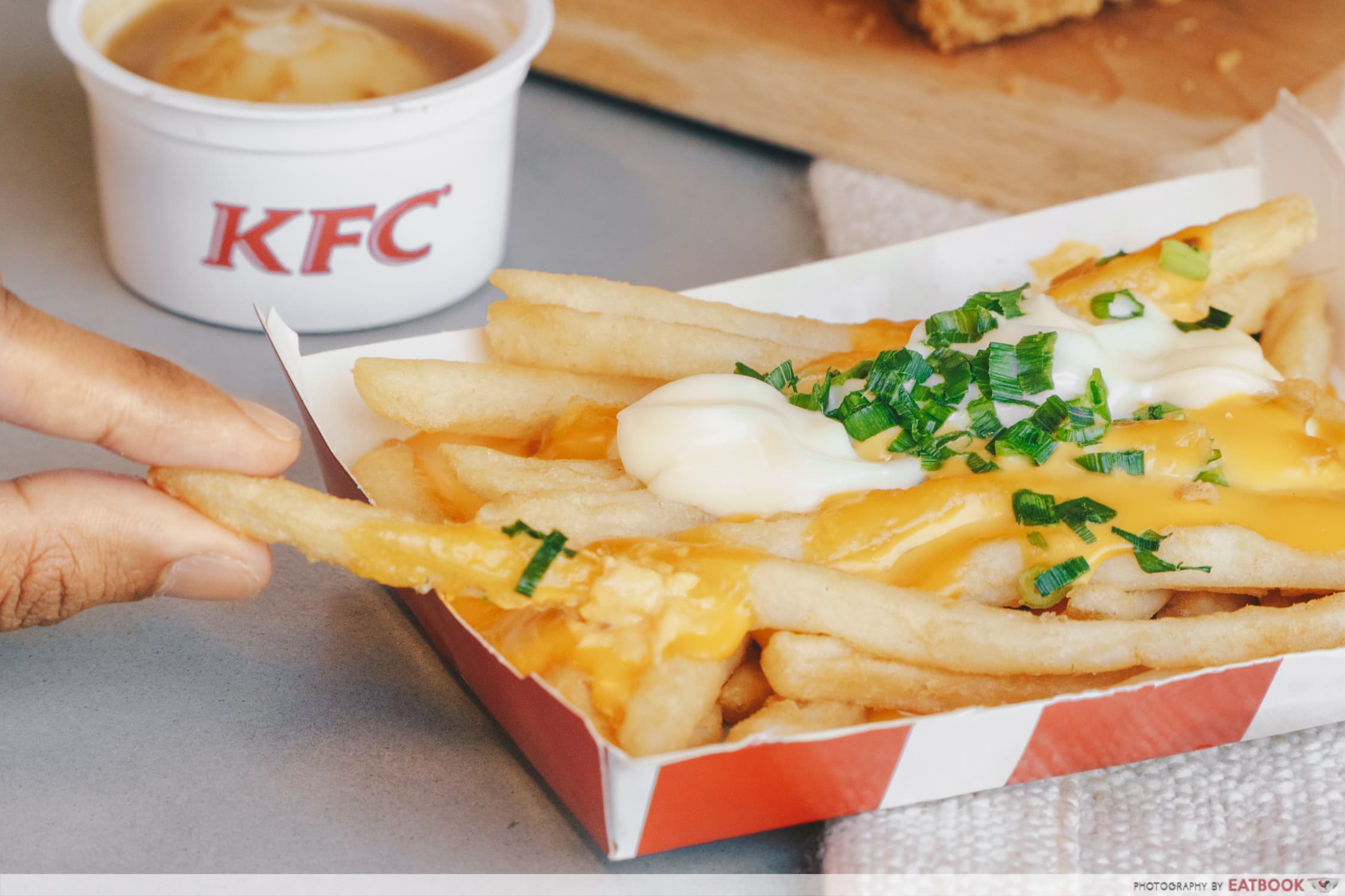 KFC Flossy Crunch Chicken - cheese fries