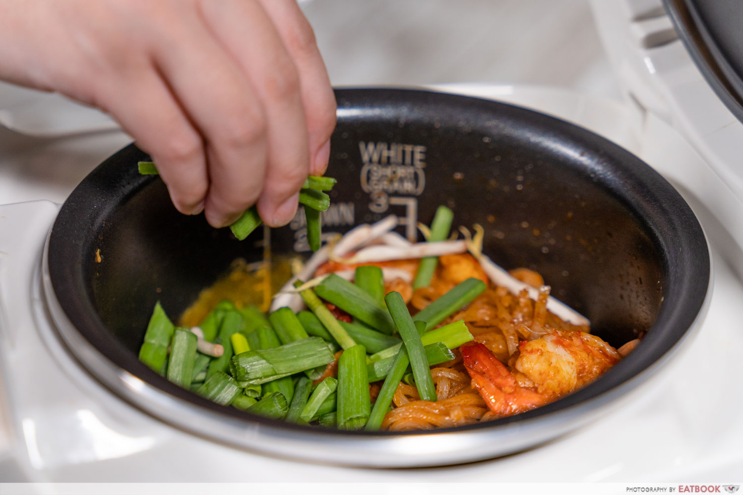 Rice cooker pad thai - garnish