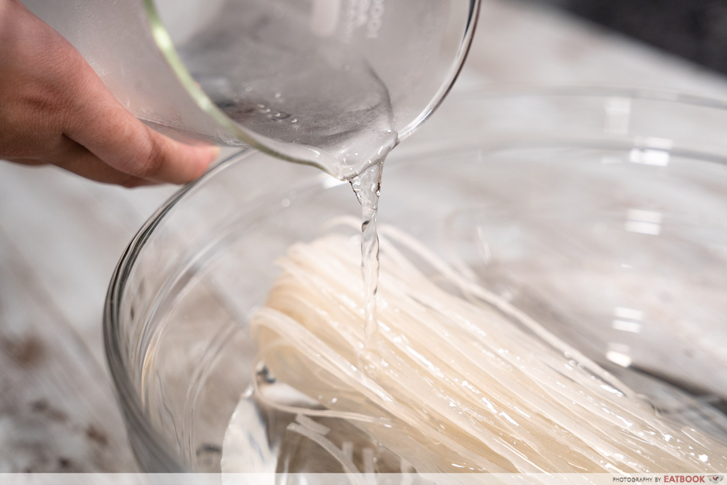 Rice cooker pad thai - soak rice noodles