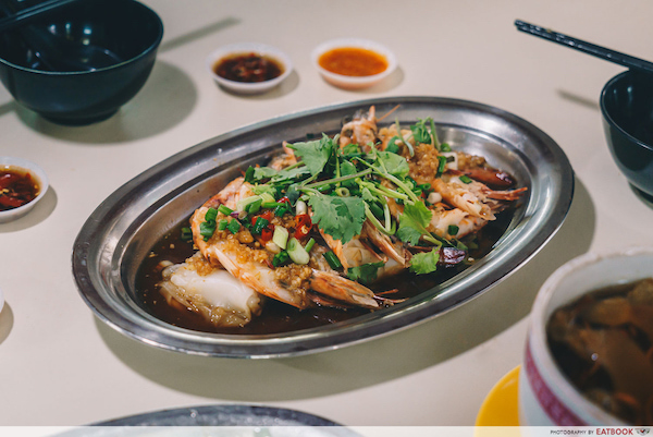 Steamed chee chyeong fun prawns