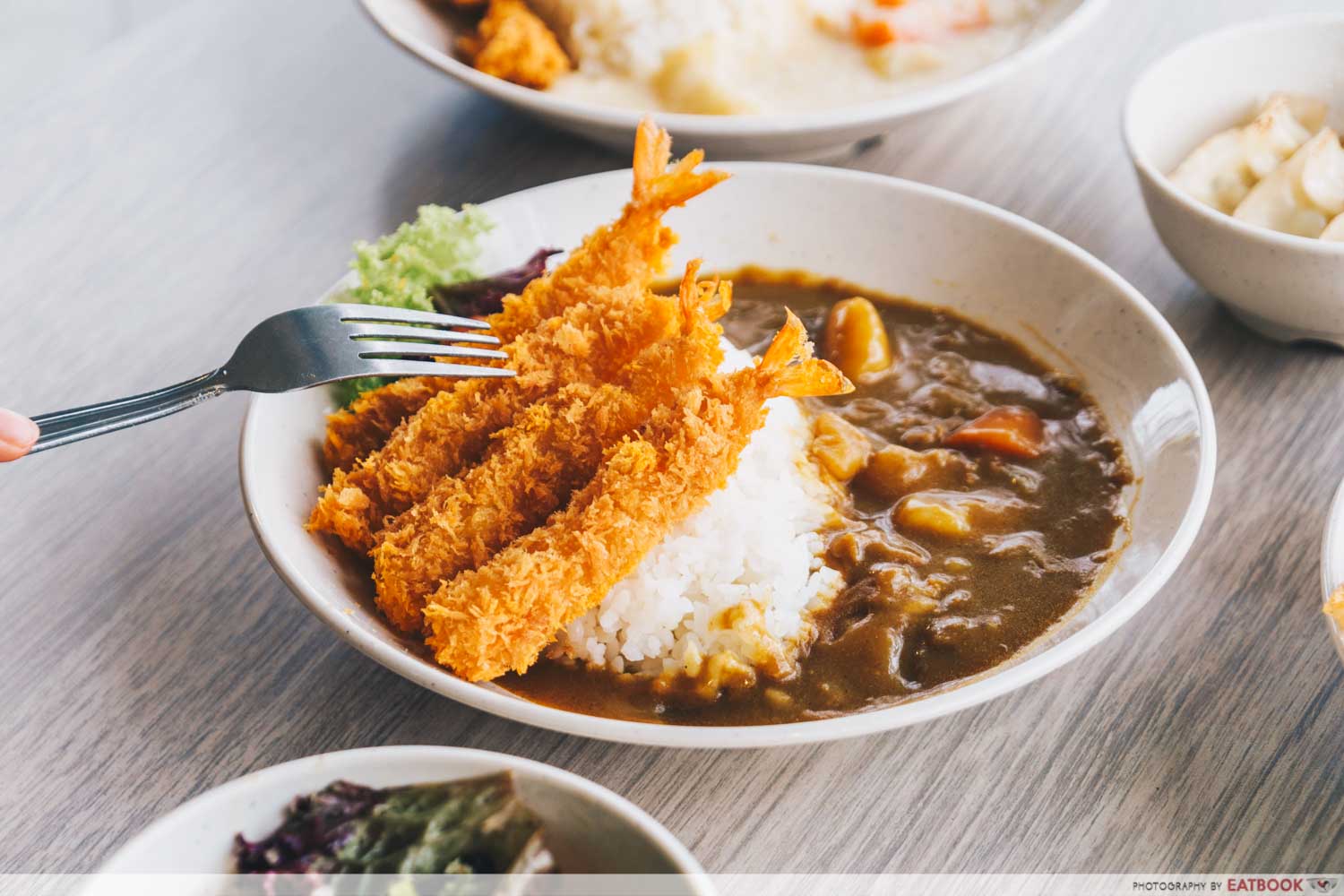 Kuroshiro - fried shrimp brown curry rice