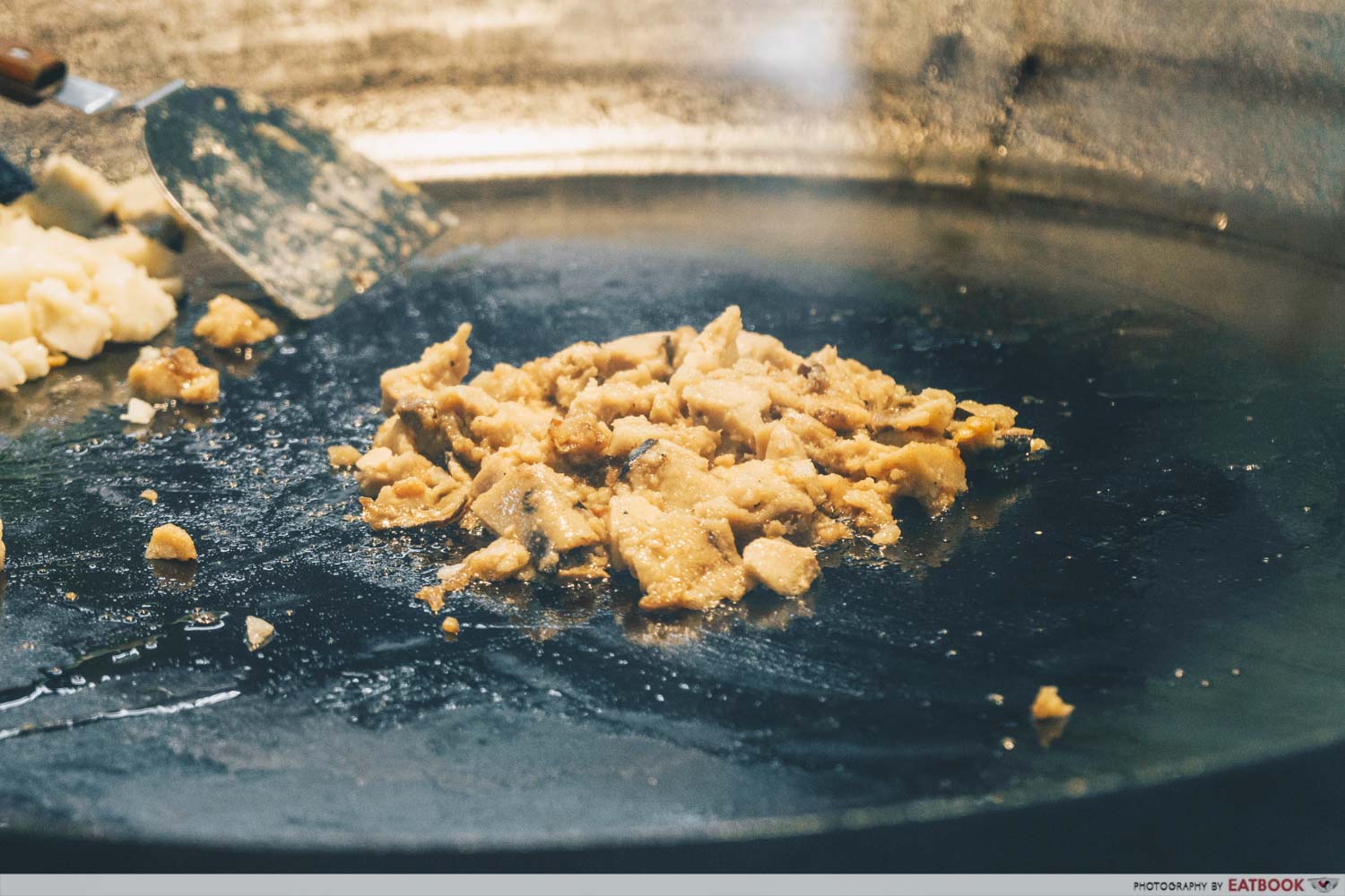 Limpeh - frying yam cake