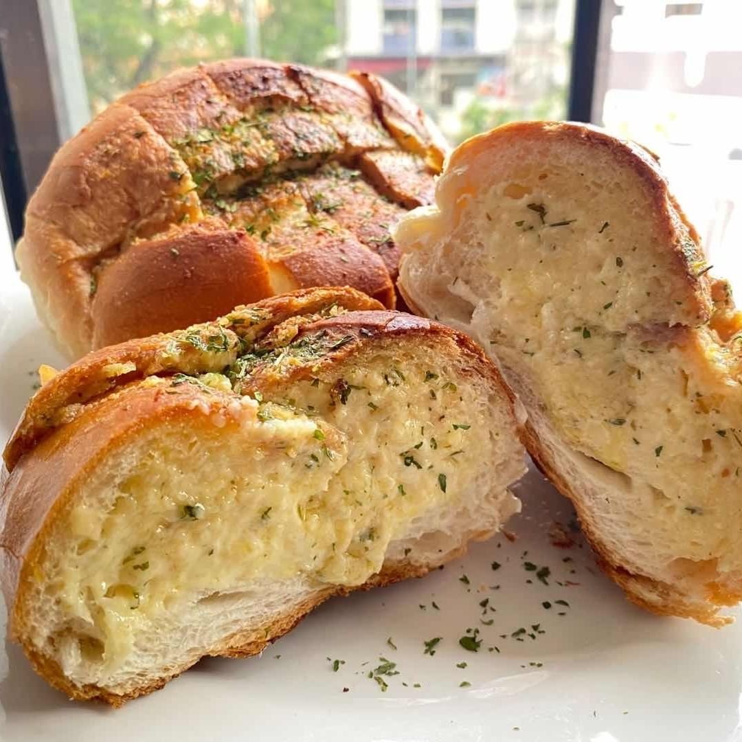 garlic cream cheese bread