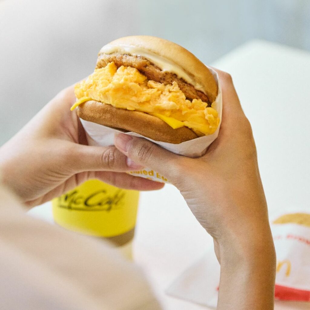 McDonald’s Scrambled Egg Burger Returns | Eatbook.sg