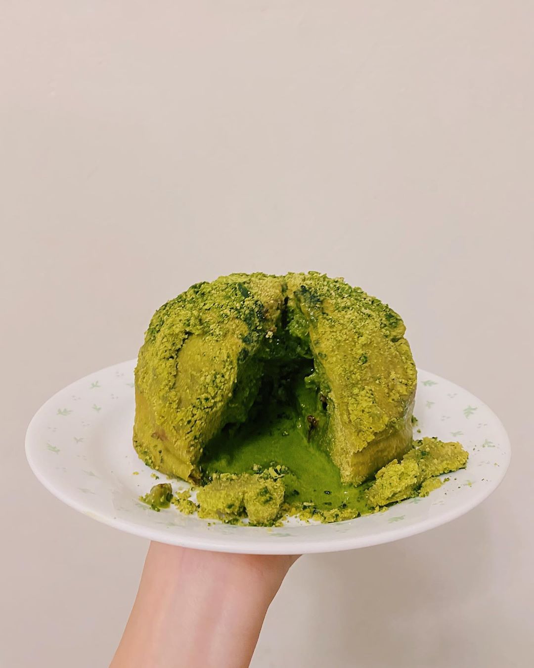 Donq Bakery's Uji Matcha Lava Bun With Chocolate And Cookie Crumble Is ...