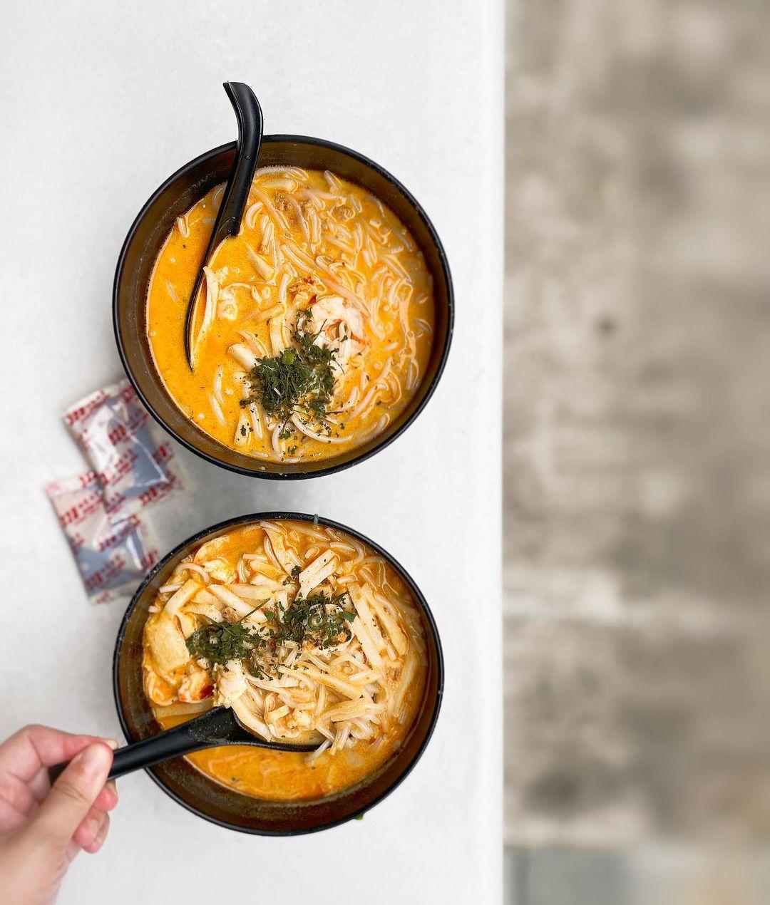 15 Laksa In Singapore With Lemak Broth Springy Noodles And Fresh Prawns