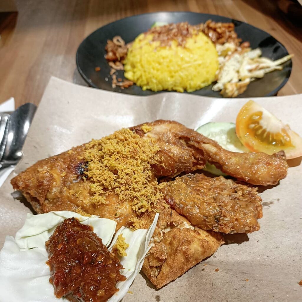 Northpoint City Food Guide: 15 Places For Ayam Penyet, Mala Grilled ...