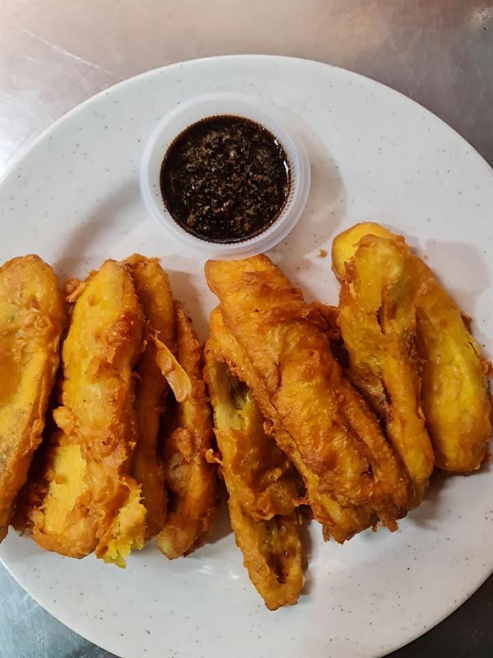 Legit Jb Style Goreng Pisang With Sambal Manis Found At Bukit Batok