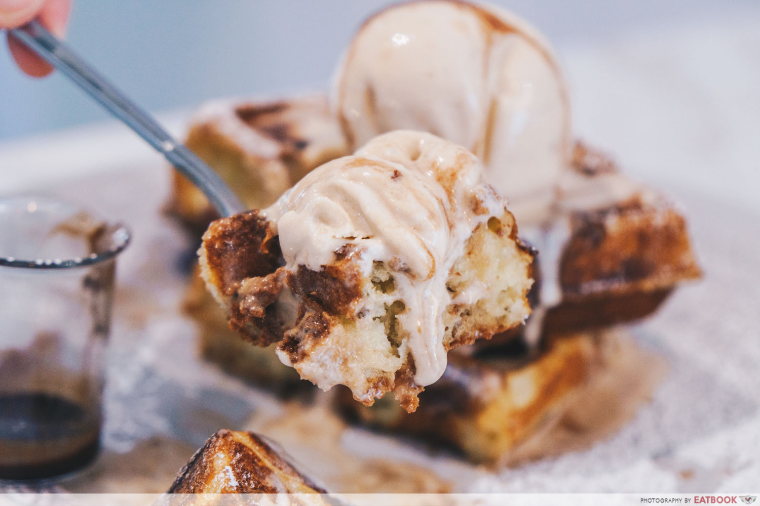 Banana Biscoff with Waffles