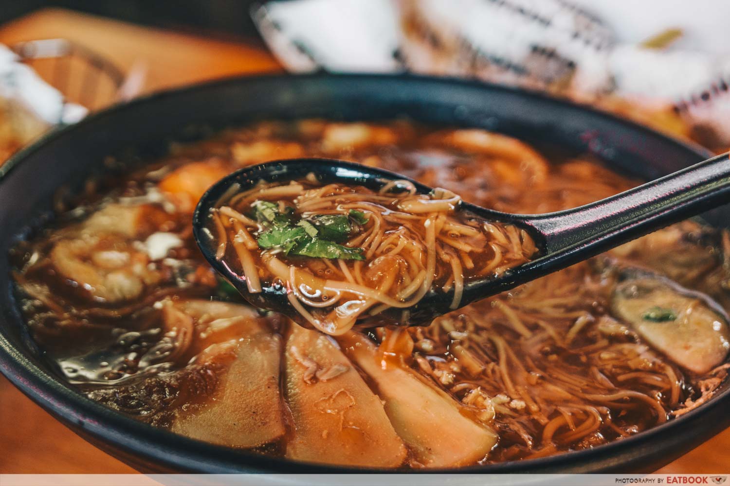 Emo Snacks Review: Taiwanese XXXL Chicken Chop And Abalone Mee Sua At  Geylang