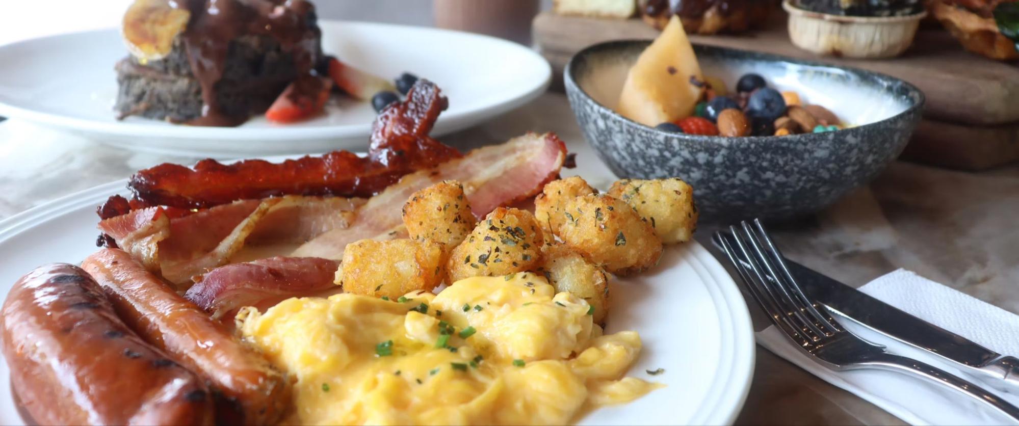 amazing-weekend-brunch-buffet-awfully-chocolate-bakery-&-cafe