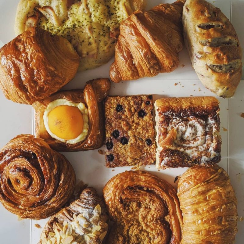 fresh-bakes-bread-&-hearth-flatlay