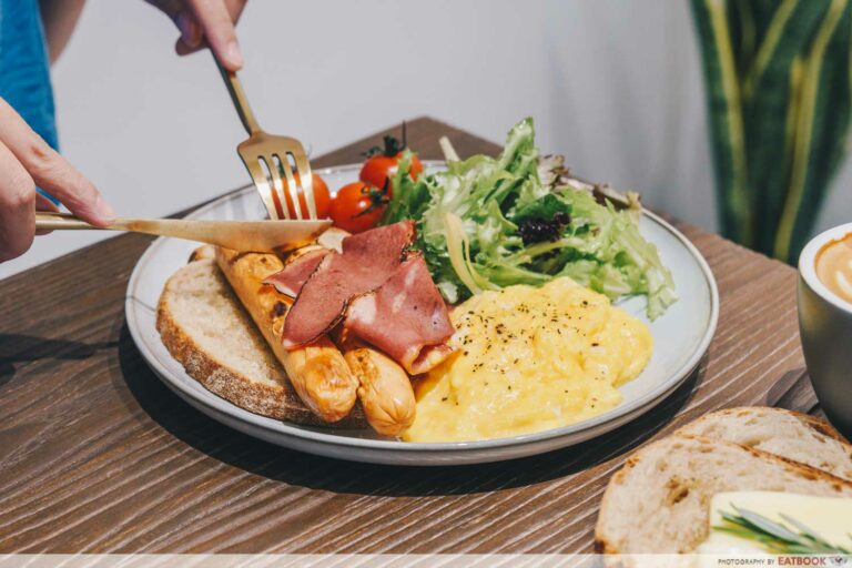 Burnt Cones Review New Clementi Cafe Open Till 12am For Waffles And