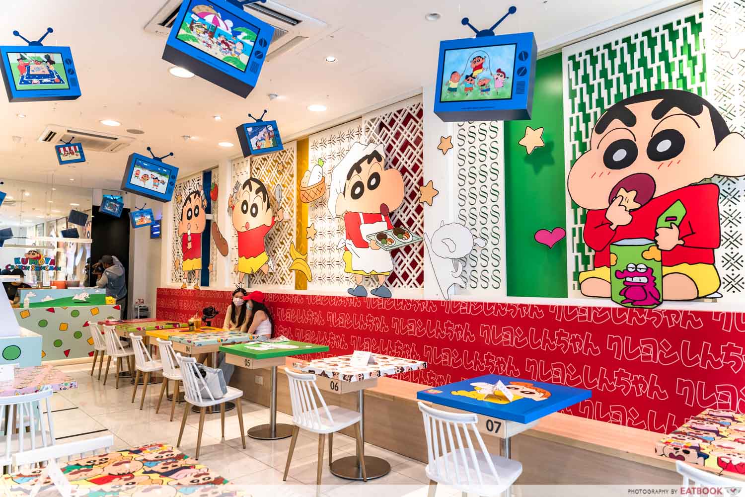 crayon shinchan cafe ambience