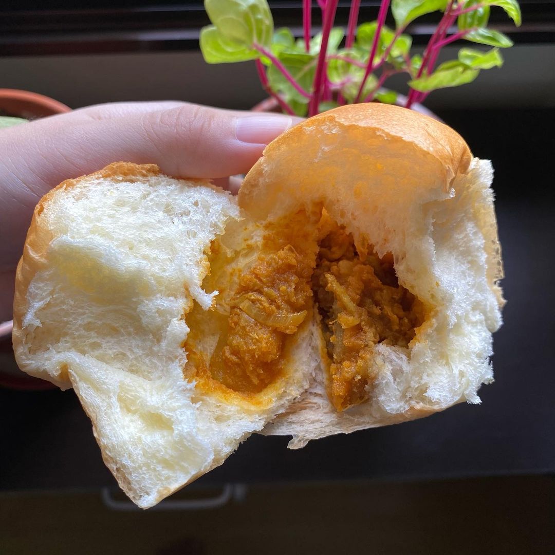 jo-yi bakery curry bun