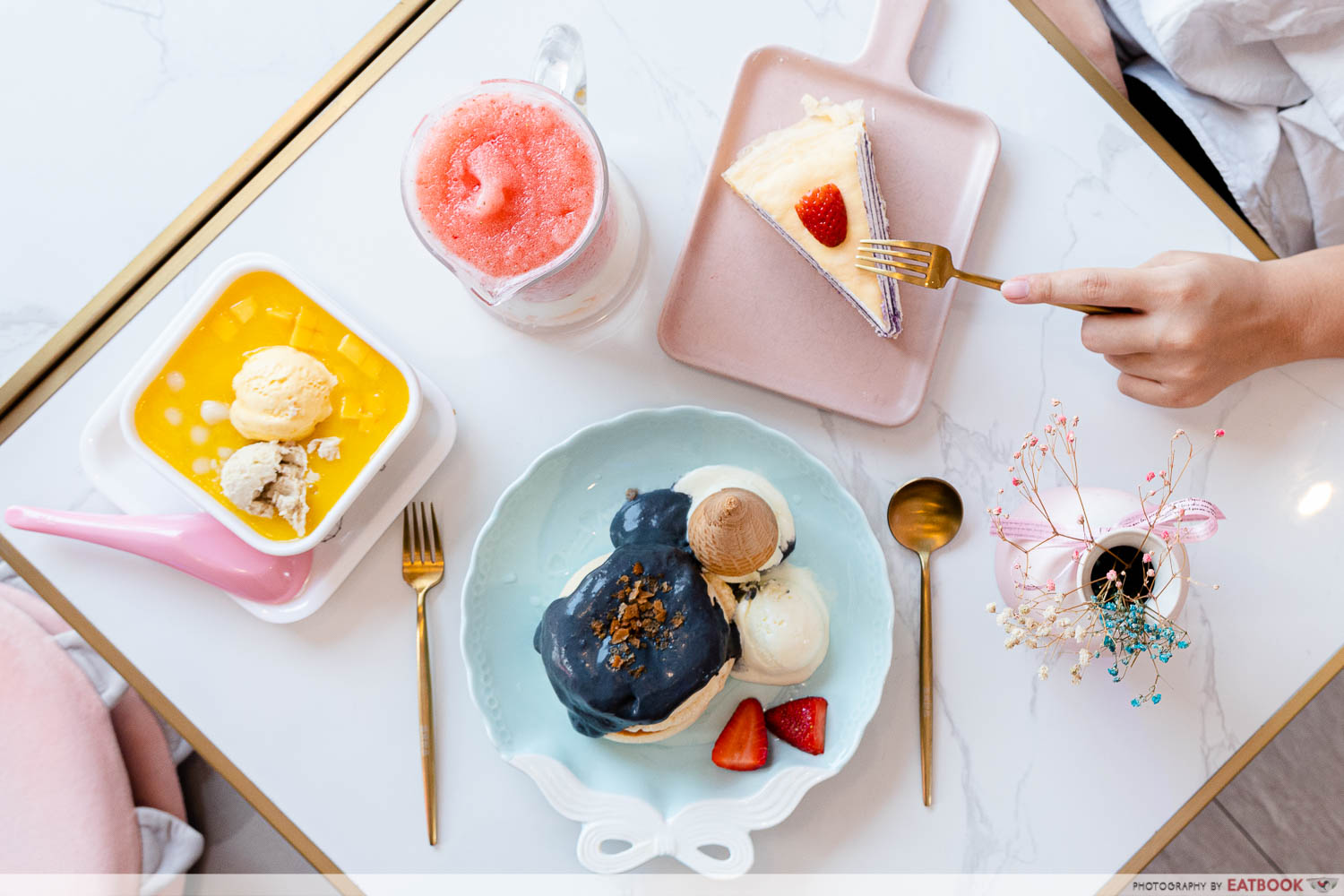 smile dessert - flatlay