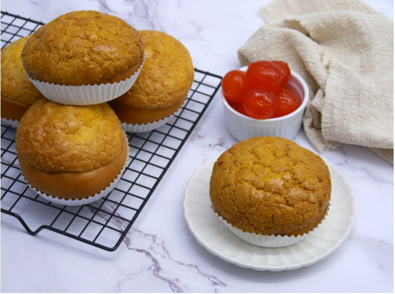 Golden Salted Egg Crust Bolo Bun