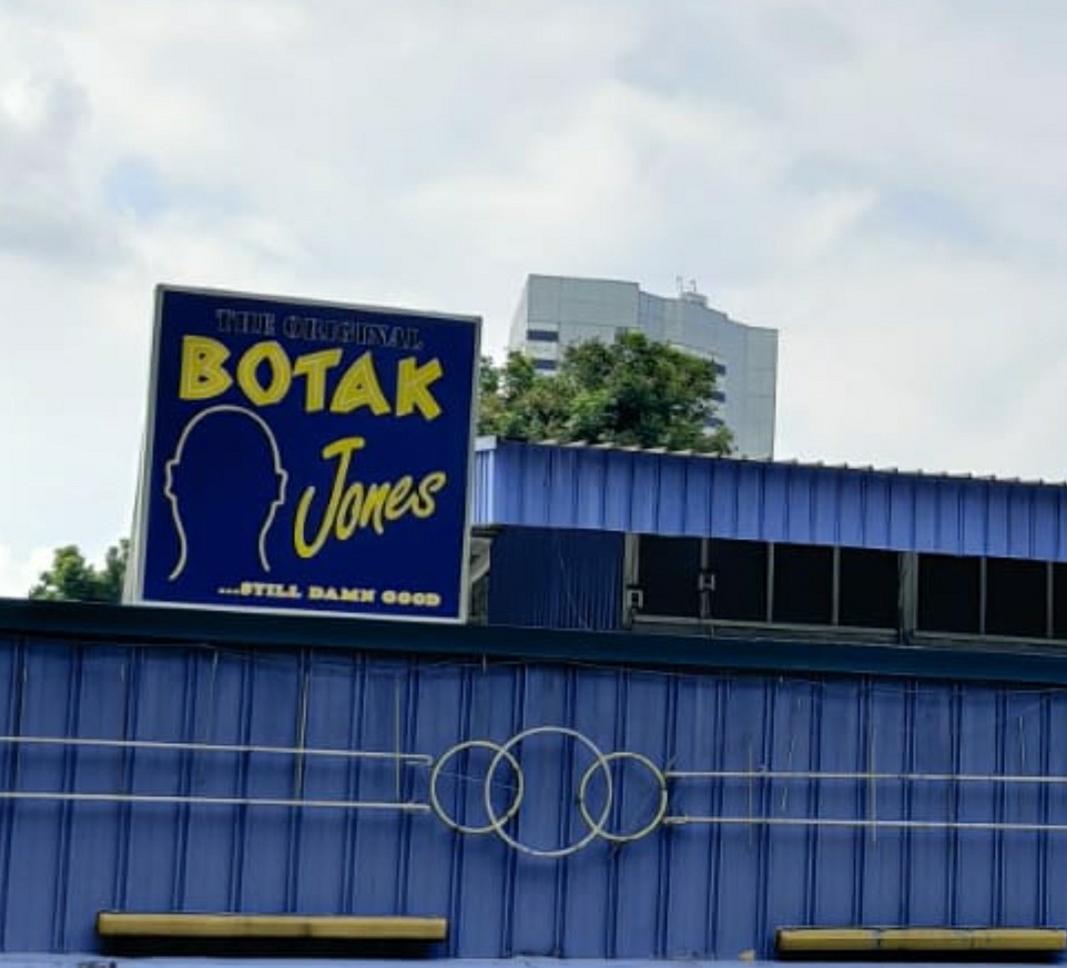 botak jones signage