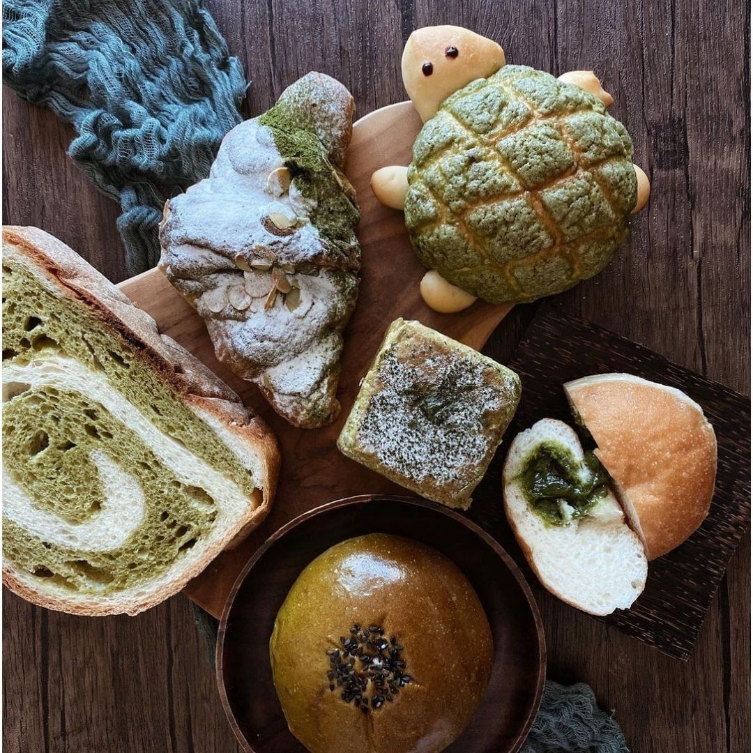 boulangerie asanoya matcha bread - flatlay