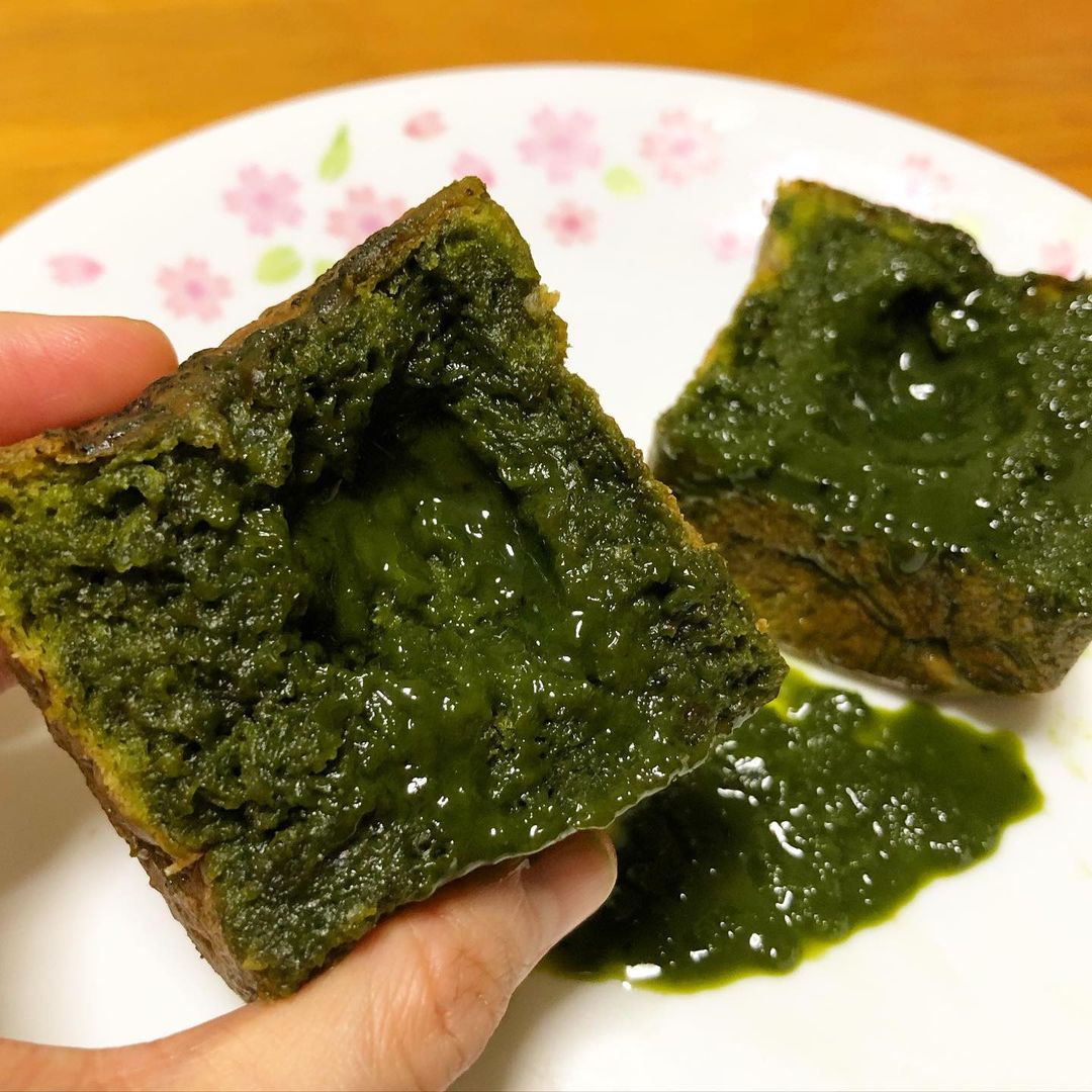 boulangerie asanoya matcha bread - matcha lava cube 2