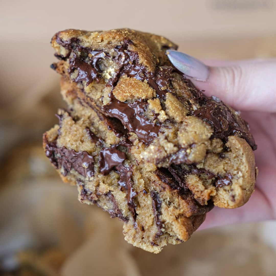 mimieu bakery salted valrhona chocolate chip cookies