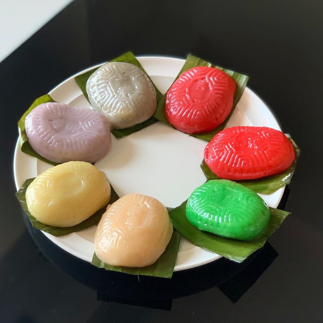 rainbow ang ku kueh ji xiang confectionery - ala carte