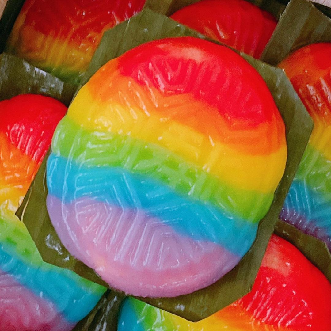 rainbow ang ku kueh ji xiang confectionery - close up 2