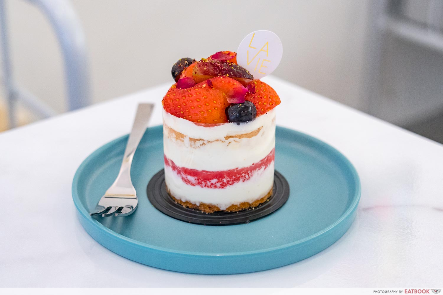 new restaurants july 2021 - la vie cake