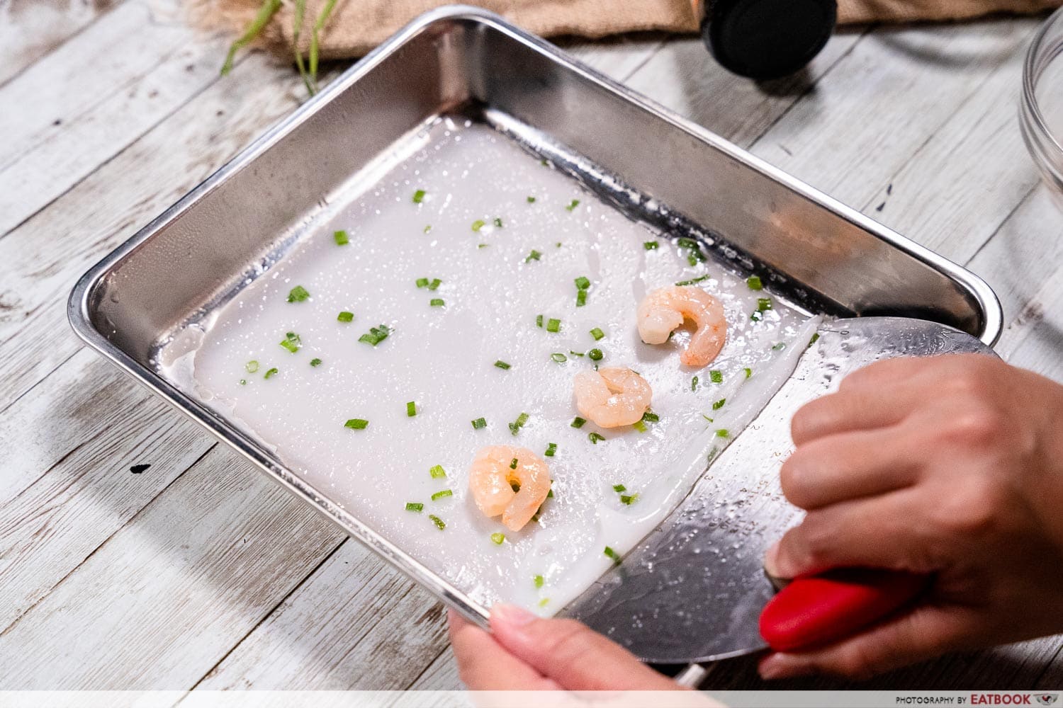 rolling the chee cheong fan 