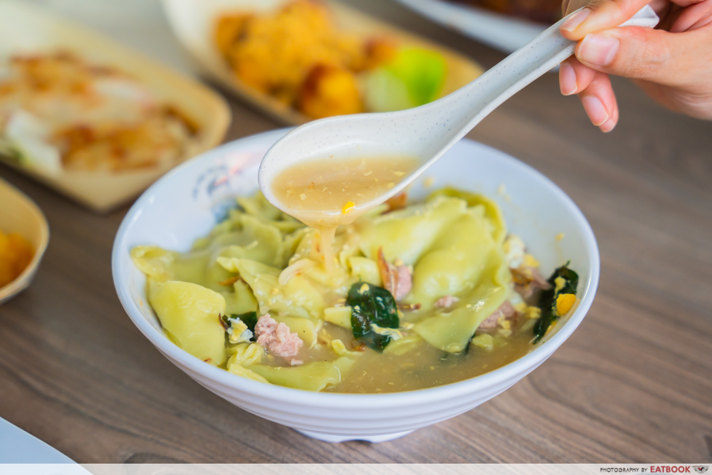 mr mee hoon kueh - soup pour