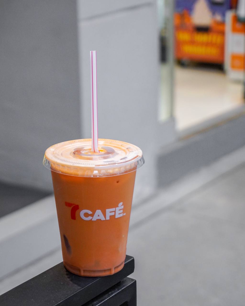 7-eleven thai food - thai milk tea