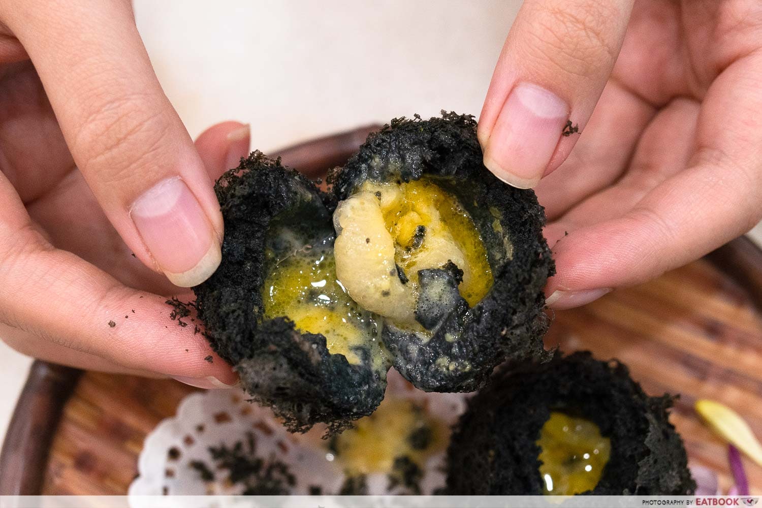 chao yue xuan charcoal pastry salted egg 