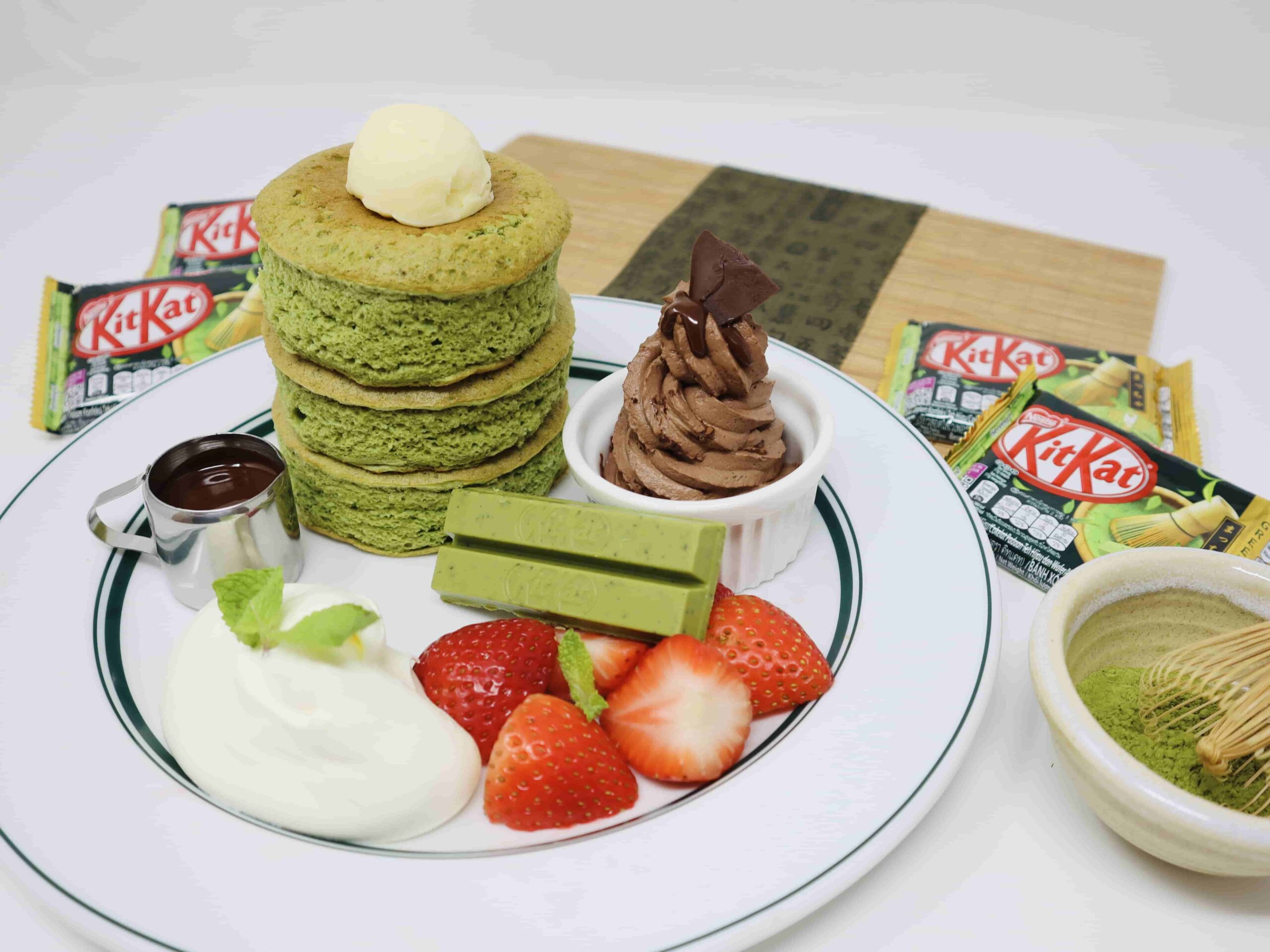 grams x kitkat matcha flavour