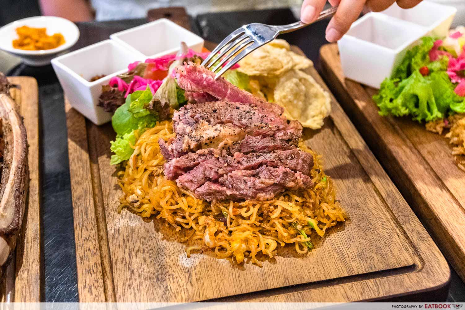 daun bistro - ribeye indomie