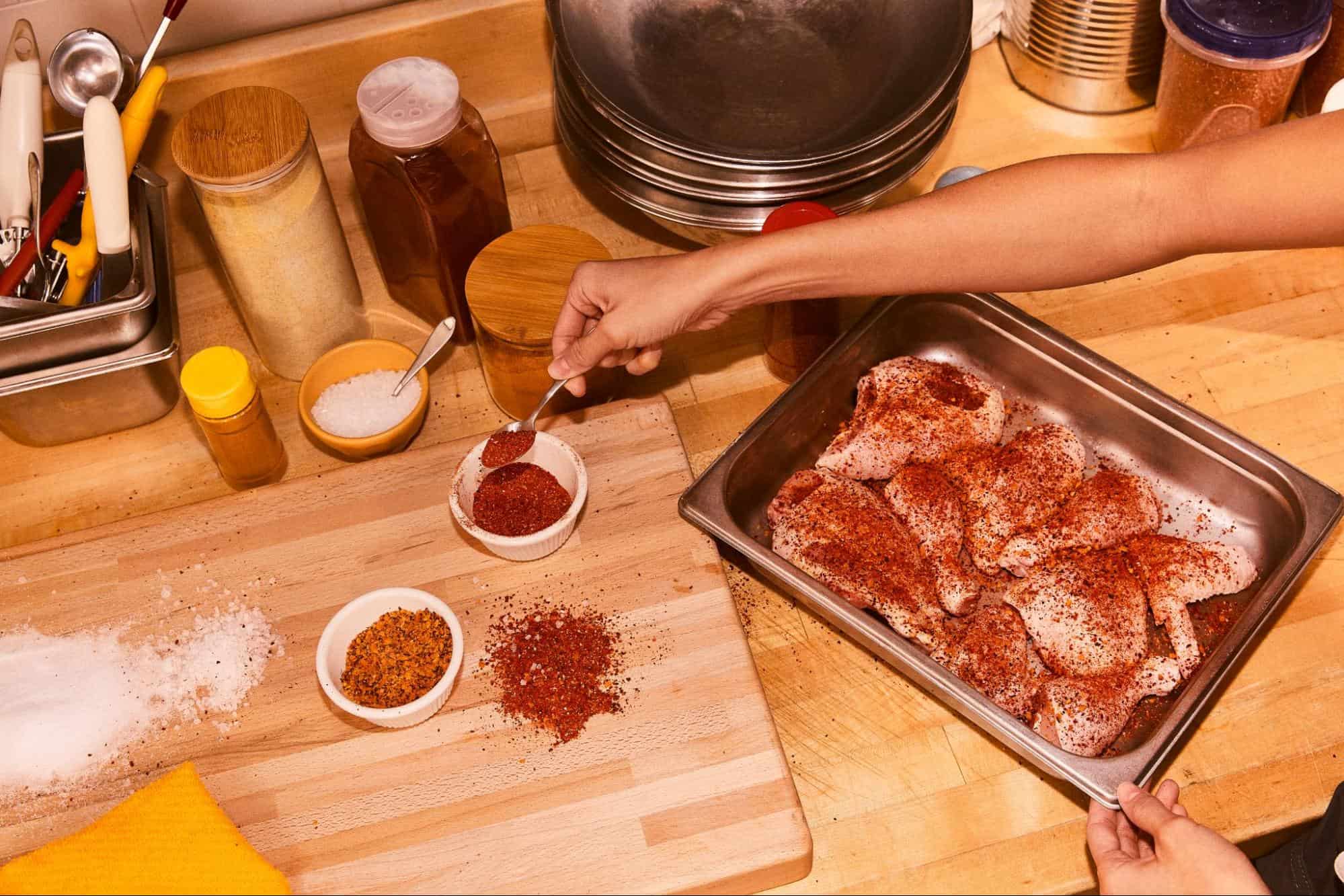 popeyes chicken sandwich marinating picture 