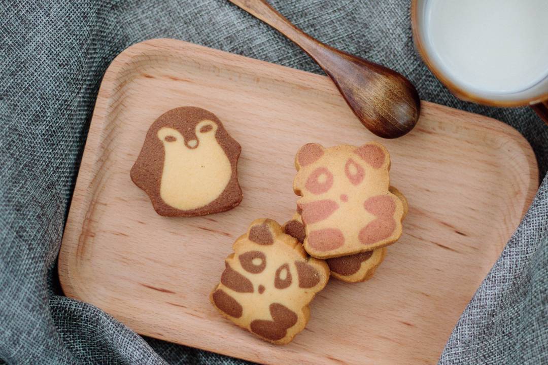 kee wah - panda cookie penguin cookie