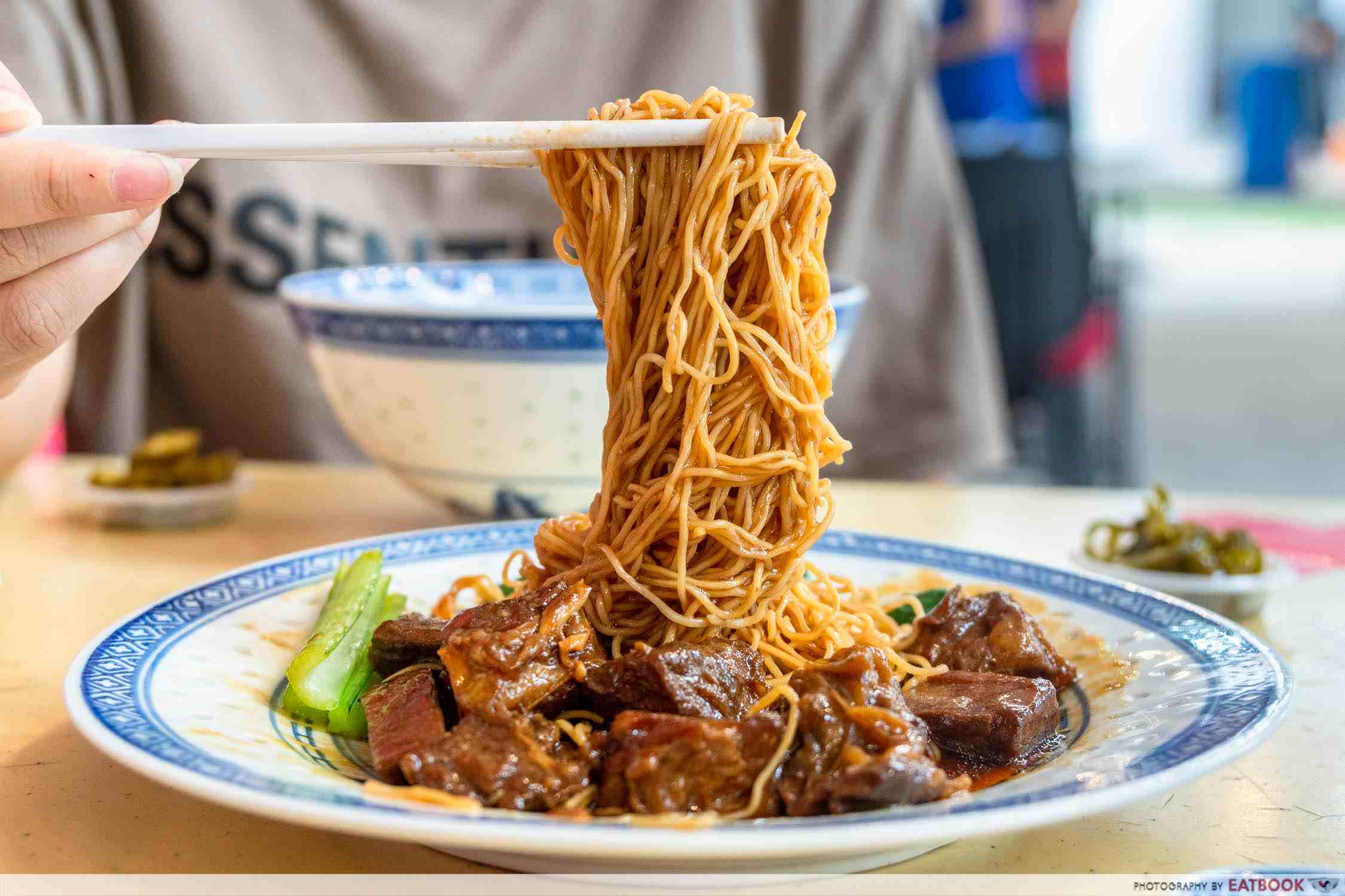 chef kin hk wanton noodle hk beef brisket noodle dry detail shot of noodle