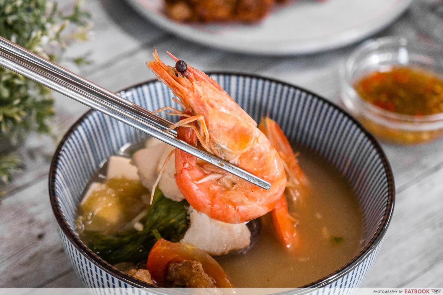 qing feng yuan - close up of seafood soup