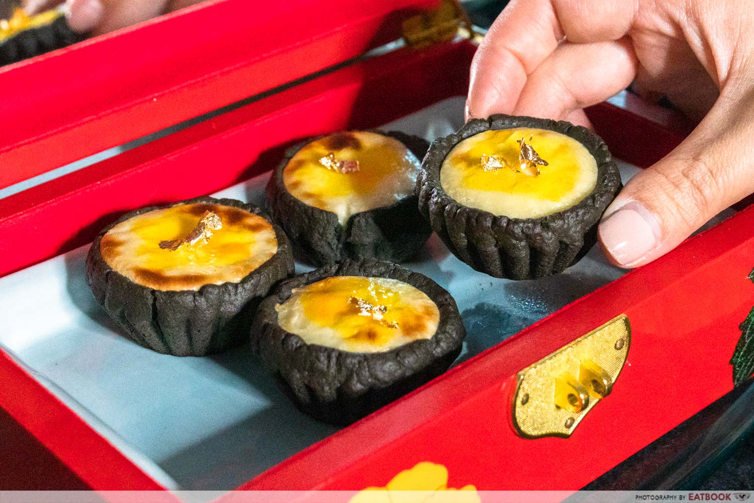 yanxi dimsum & hotpot - hokkaido milk charcoal cheese tart