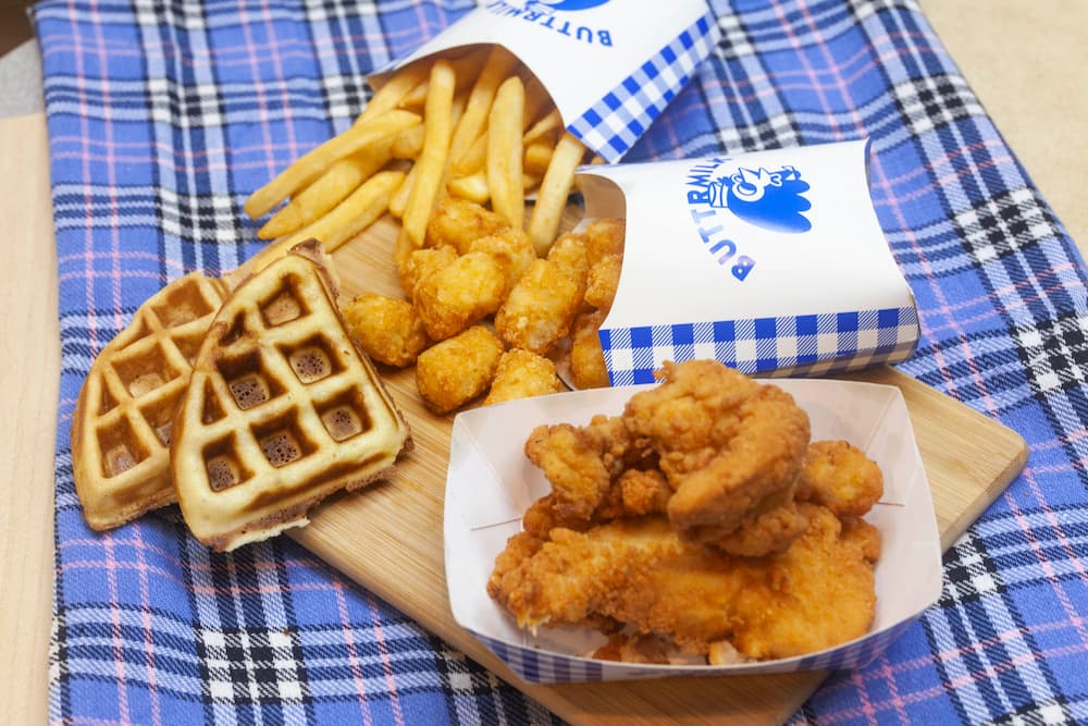 buttrmilk fried chicken waffles