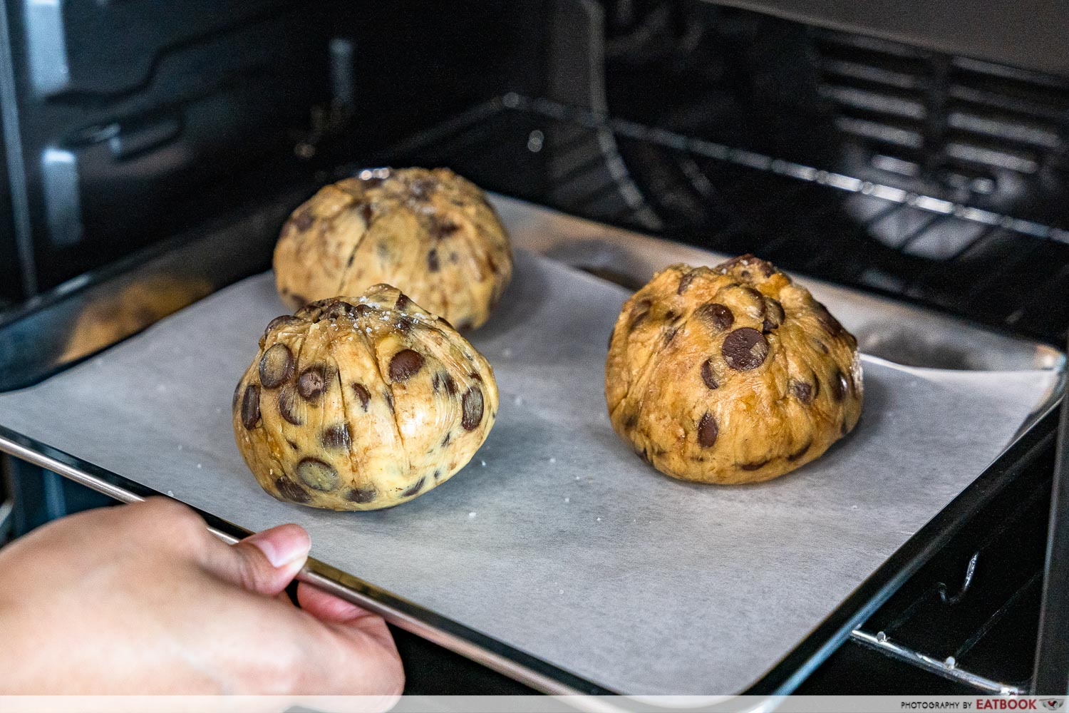 callebaut easy chocolate desserts - baking lava levain cookie