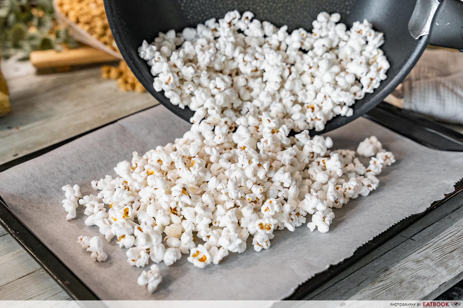 callebaut easy chocolate desserts - spreading popcorn