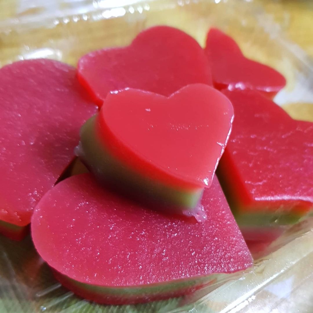 kueh ho jiak - heart lapis