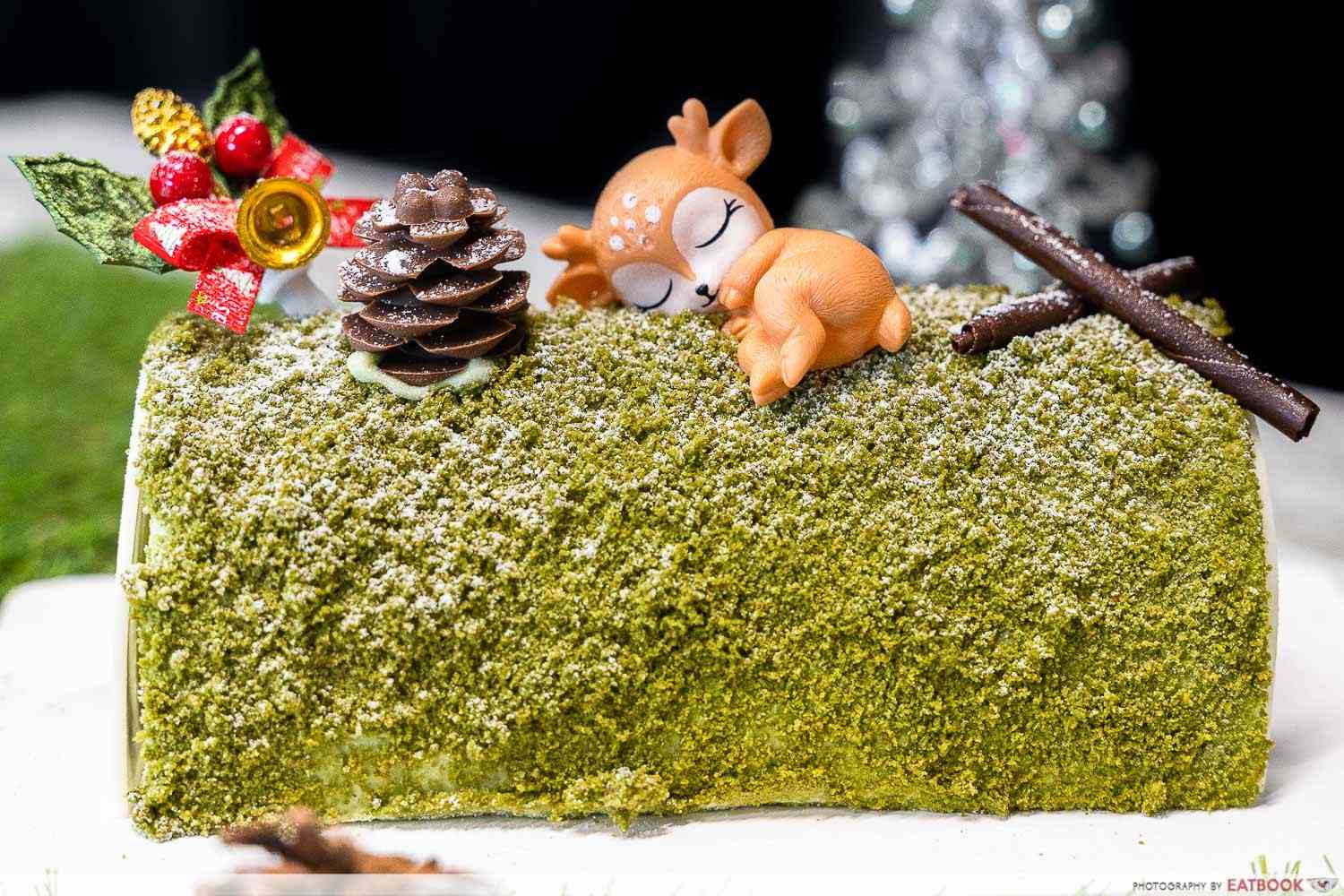 Cat & The Fiddle Christmas Log Cake
