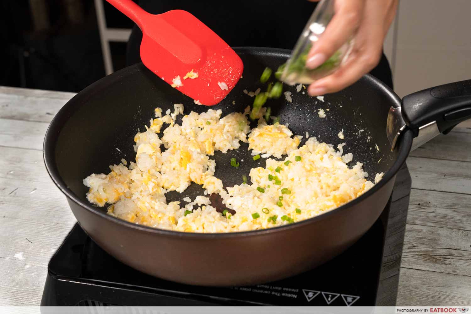 egg fried rice - adding scallions